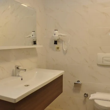 Sunway Club فندق مرمريس