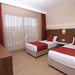 Sunway Club מלון 3*